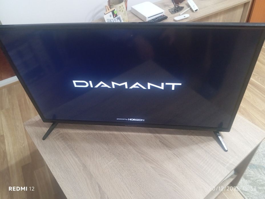 Vând tv LCD Horizon Diamant 32" clasa A