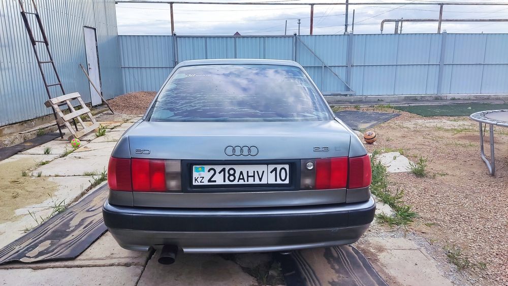 Продам Ауди 80. КПП автомат.