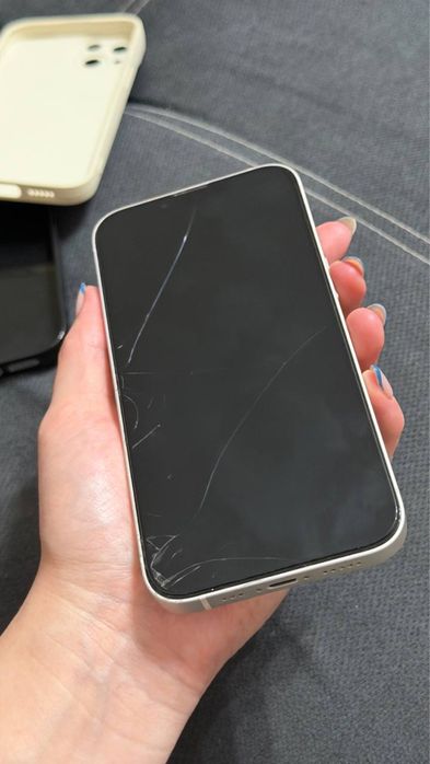 Продаю iPhone 13 128 ГБ