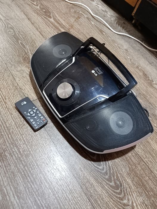 Музыкальный центр LG