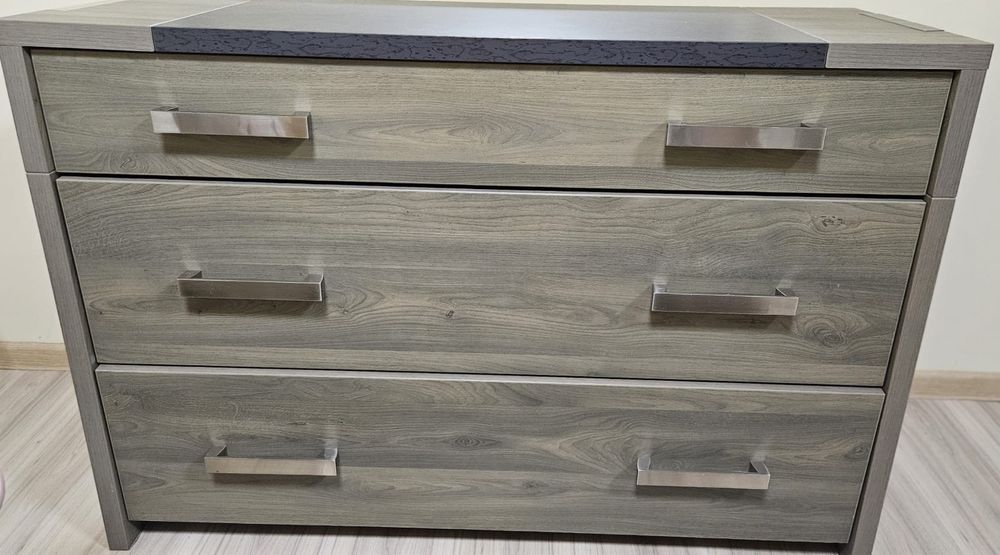 Comodă + oglindă în stare foarte bună