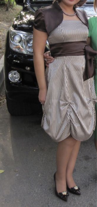 Красивое платье в отличном состоянии