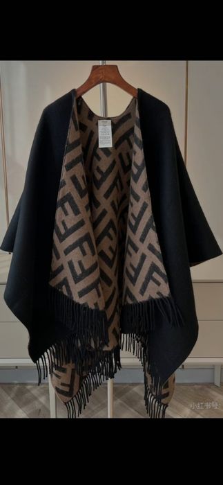 Poncho Fendi, model 2026, 4 modele