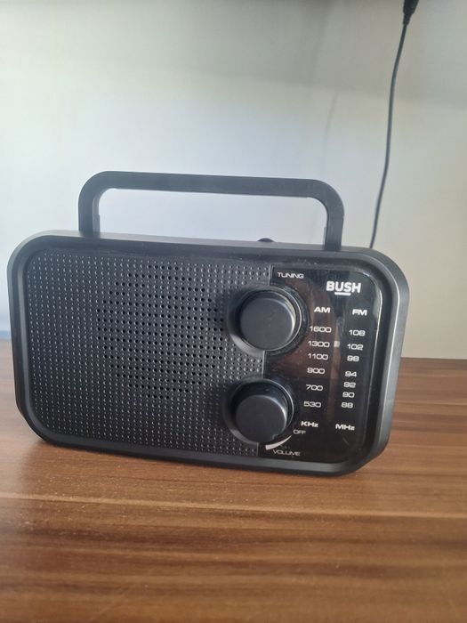 Radio BUSH impecabil
