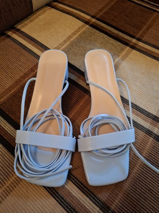 Sandale albastre cu toc jos pentru femei, mărimea 38
