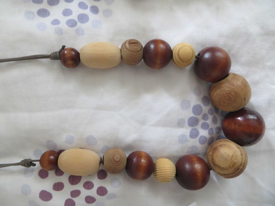 Бижута от естествени материали