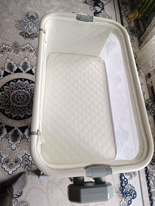 Chaqaloq uchun Elektron belanchak kravat