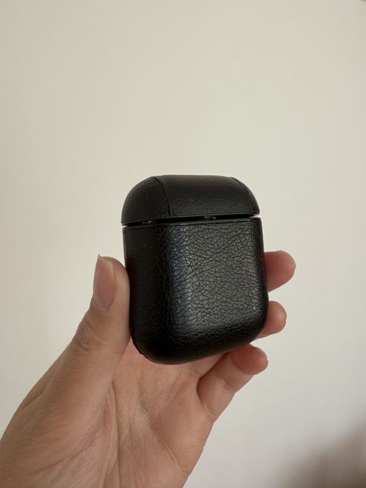 Продам чехлы на айрподс