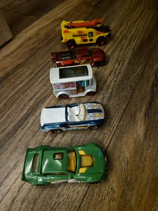 Метални колички hotwheels,matchbox