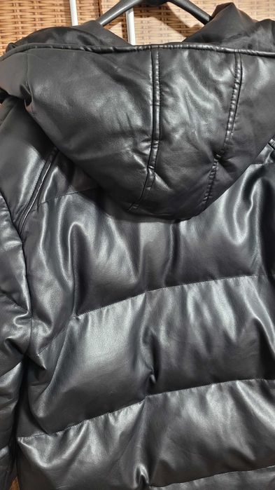 Geaca neagra model deosebit M