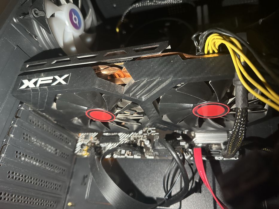 Vand/Schimb Placa Video RX580 8gb XFX