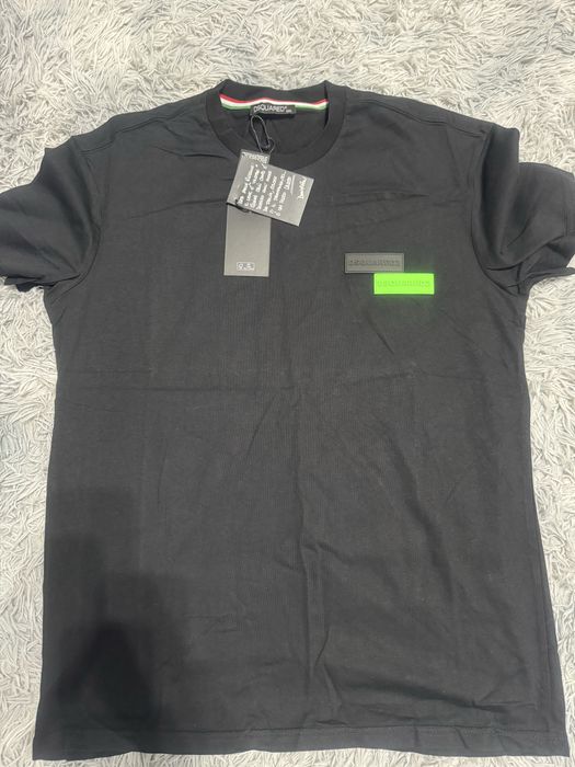 Se vinde tricouri diferite marimi