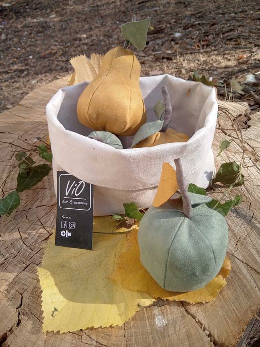 Панер с текстилни плодчета за декорация