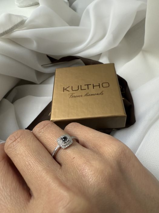 Inel logodna aur alb cu diamant negru și 56 diamante albe