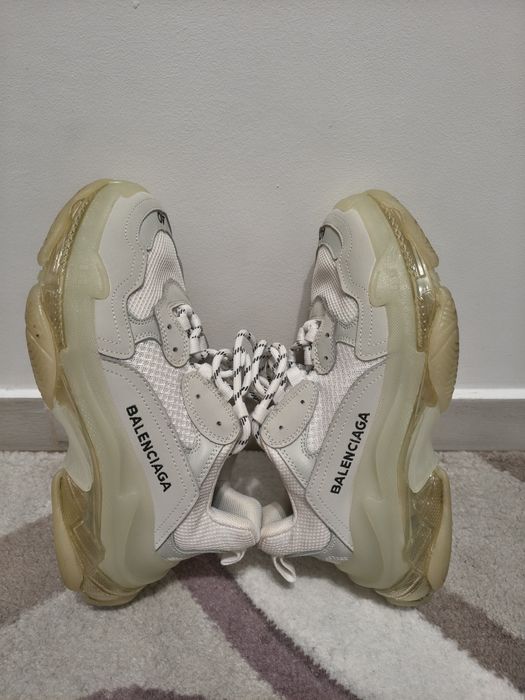 Vând adidași Balenciaga Triple S
