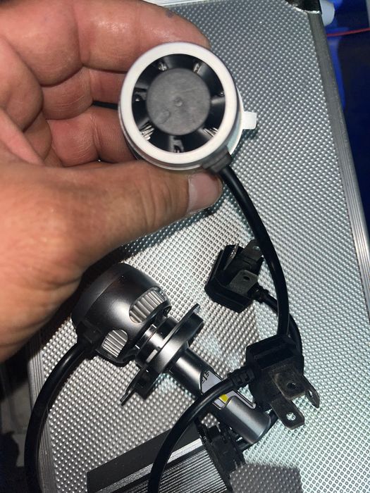 Becuri led H4 noi