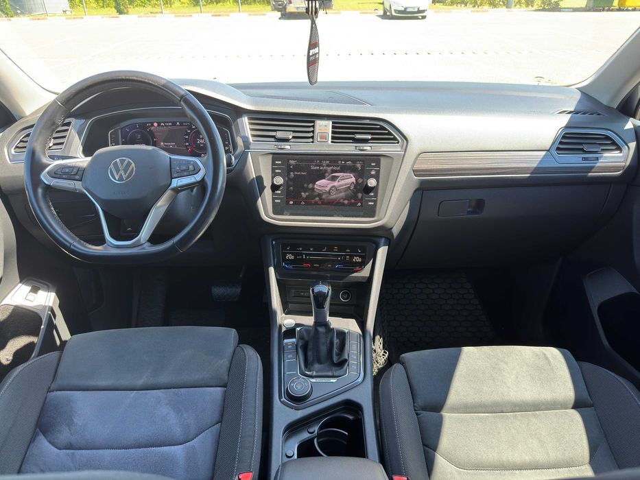 Vând Volkswagen Tiguan Allspace Elegance 2.0 TDI 4Motion DSG an fabricație 2021