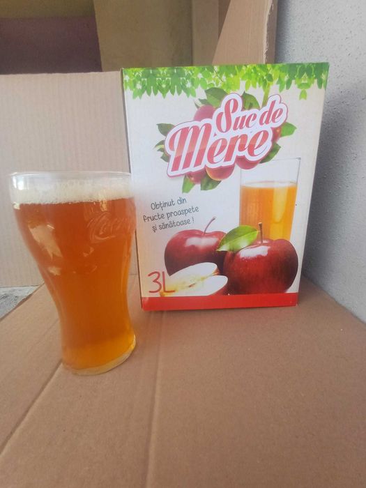 Suc de mere natural presat la rece