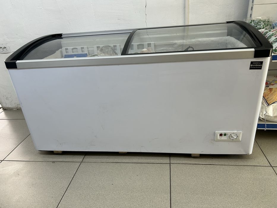 Морозильник витринный