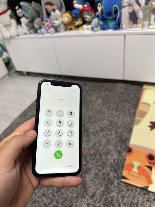 Vand iphone XR pentru piese/ recarosare