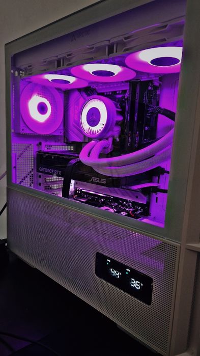 МОЩЕН Компютър С Ryzen 9 , RTX 5070