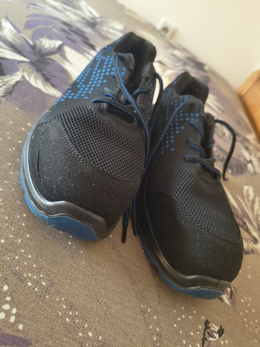 Продавам работни обувки, 42 номер