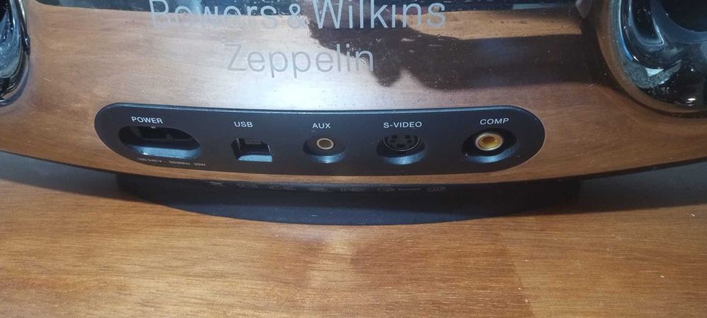 Boxa Bowers & Wilkins Zeppelin
