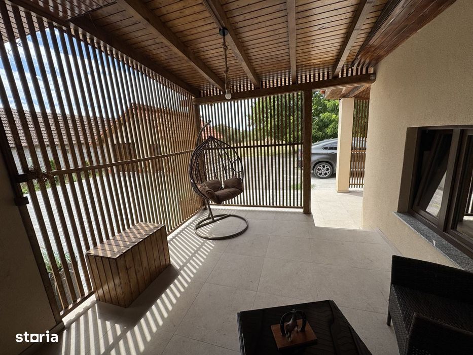 Casa cu 3 dormitoare, Living , Bucatarie, Dining, Caraseu, 15 Km de Sa