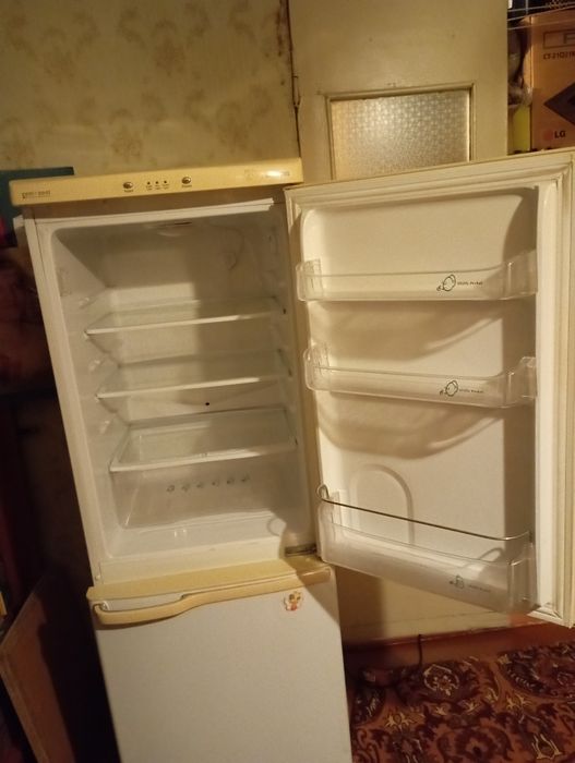 Продаю холодильник SAMSUNG