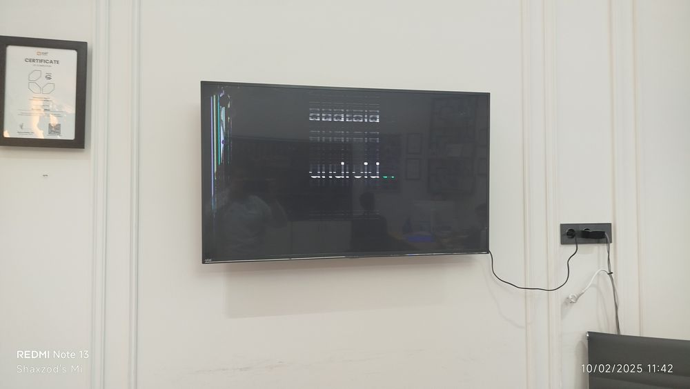 Smart televizor Artel 44'