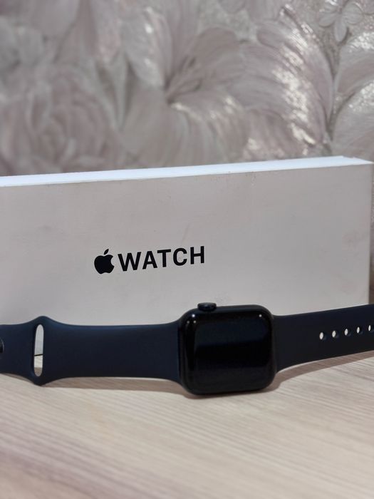 Продам часы Apple