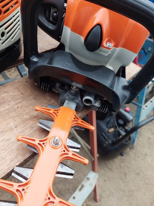 Stihll CS 81 R pentru gard viu