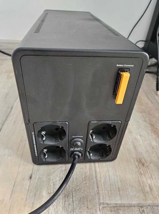 UPS APC BVX1200LI-GR Line interactive, 1200VA, 4 prize Schuko