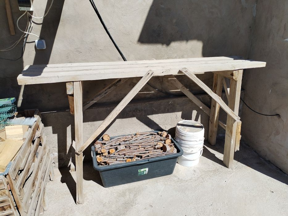 Дрова и стремянка бесплатно