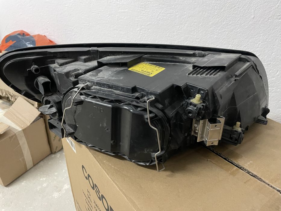 Volvo c30 ляв ксенон