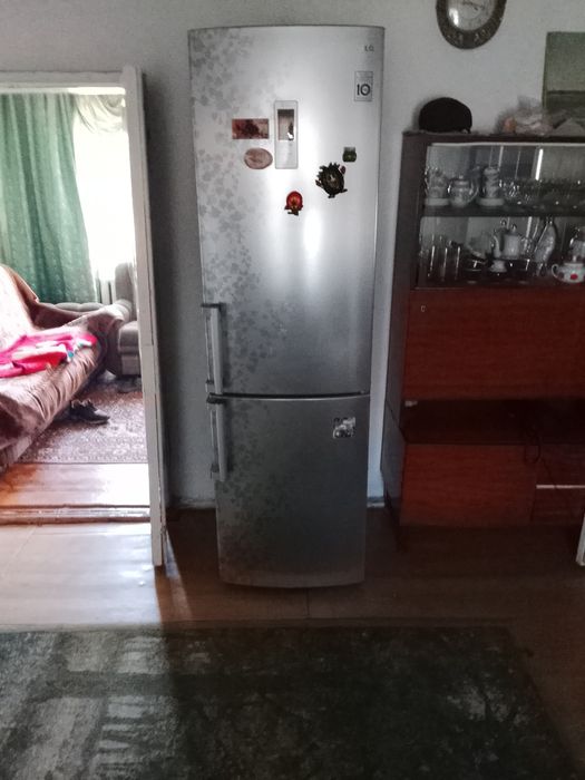 Продам холодильник