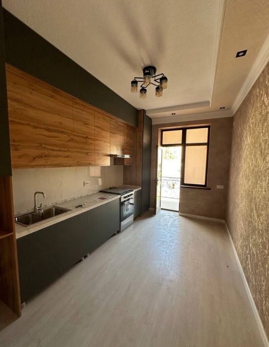 Dream House Продается 4 комнатная квартира ремонт 8-роддом Глинка