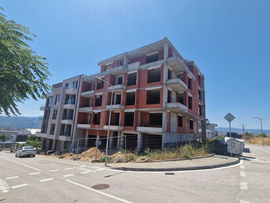 Продава се Тристаен апартамент в Благоевград, Освобождение - 113 кв.м за 900 €/кв.м - Снимка #1