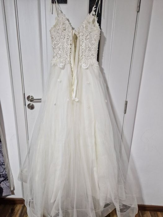 Vand rochie mireasa