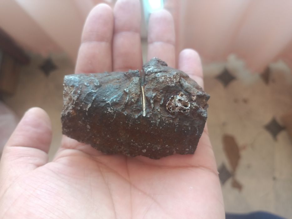 Метеорит продам .,