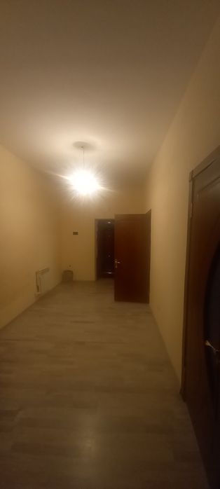 Карши шахар янги бозор олдидан 2 хонали янги дом квартирага берилади.