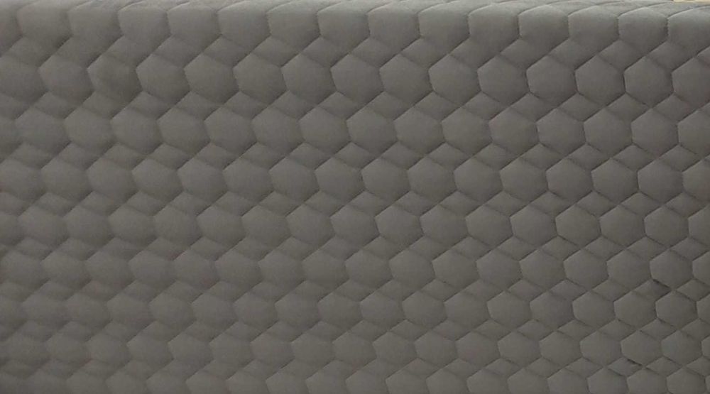 Pat 140 x 200 cm + saltea în stare foarte bună