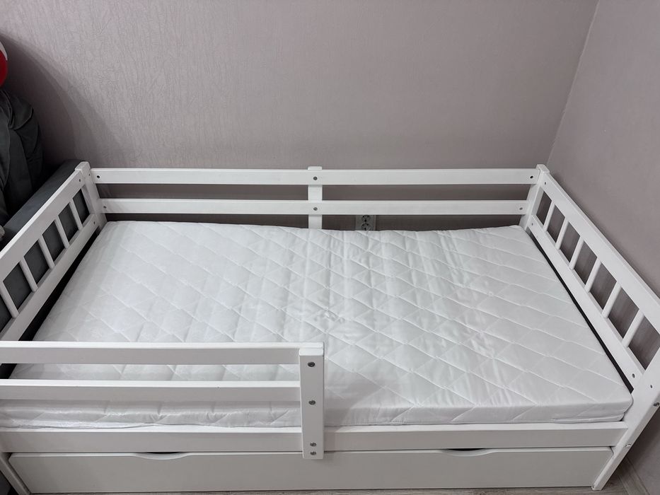 Продам детскую кровать