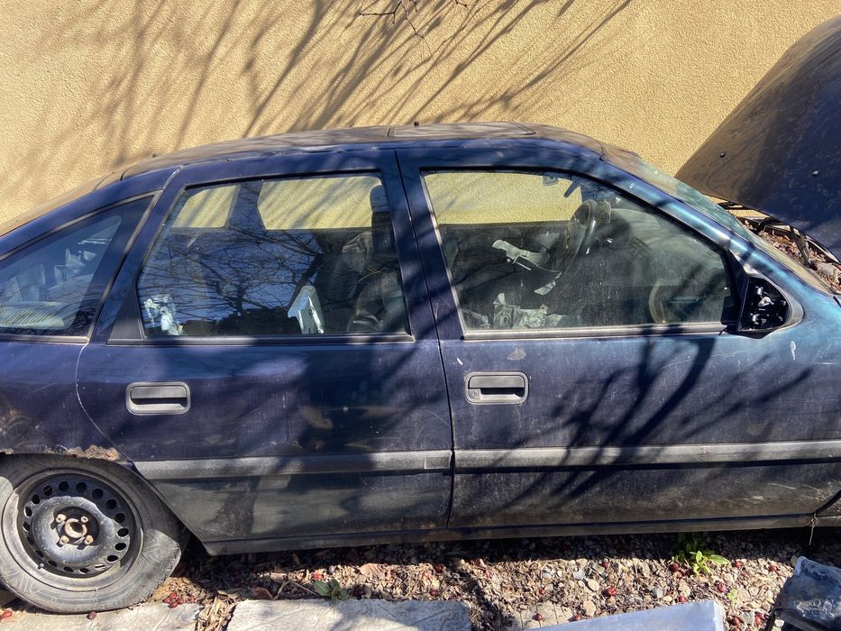 Opel Vectra, Опел Вектра 1.8i на части