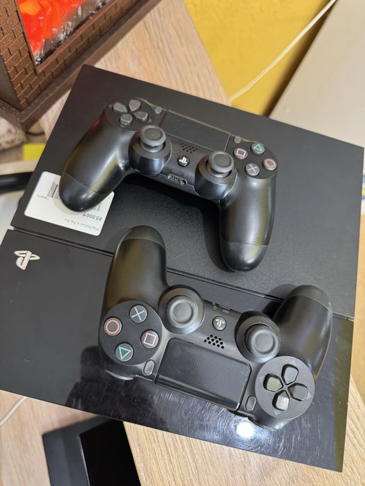 Sony PlayStation 4 2 геймпада + 450 игр в подарок
