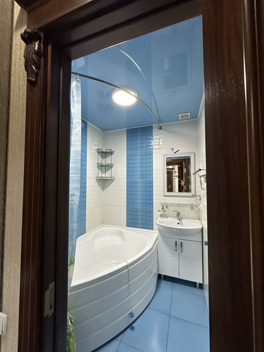 Сдается квартира 4комнатная своя  район яшнабад около паркенский базар