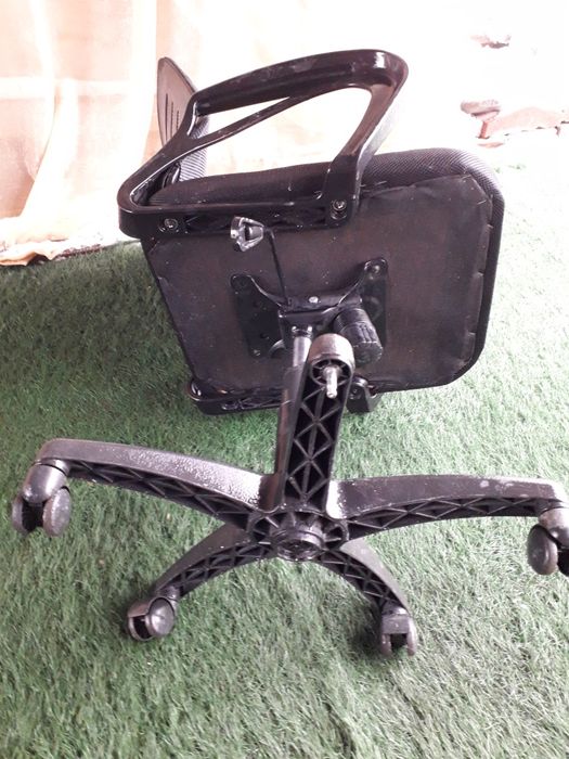 Стулья для кухни и .