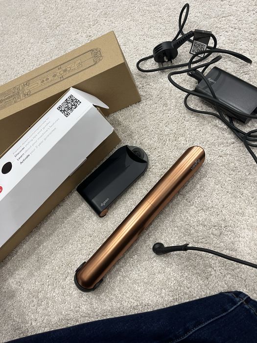 Преса Dyson Corrale