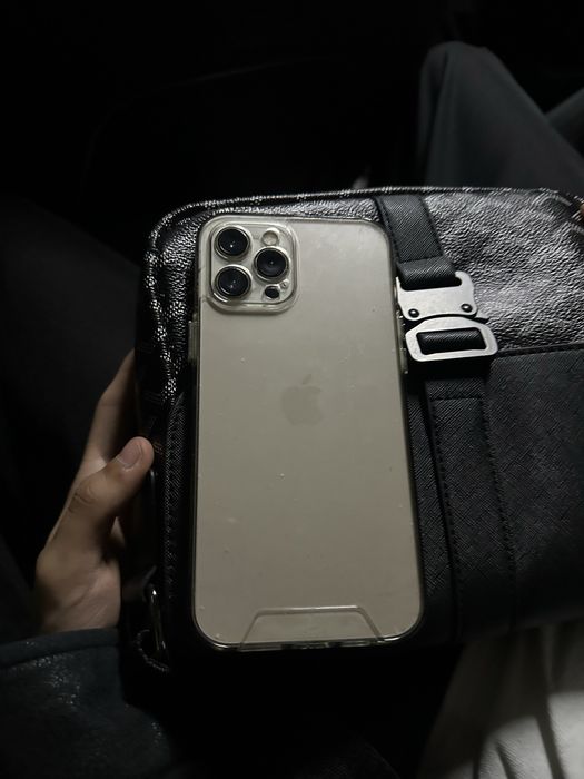 Продам Iphone 13 Pro max