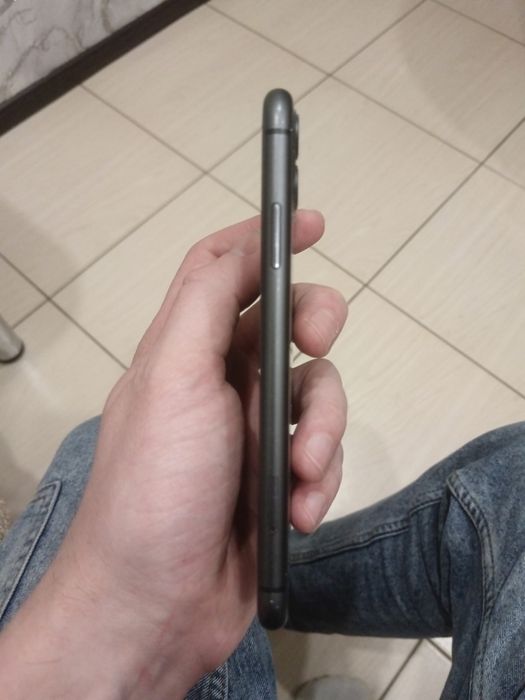 Продам айфон 11 64гб